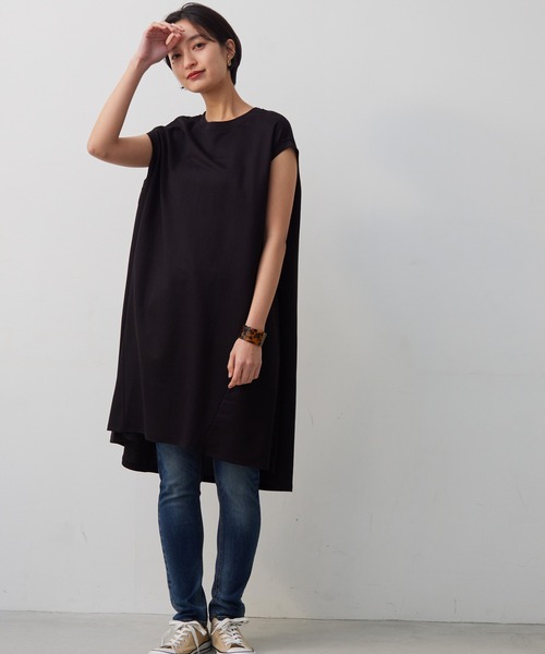 OMNES Another Edition(オムネス アナザーエディション)の「接触冷感レーヨンナイロンノースリーブワイドシルエットチュニック(チュニック・レディース・グリーン/グレイッシュベージュ/ブラック・FREE)」の4枚目の写真