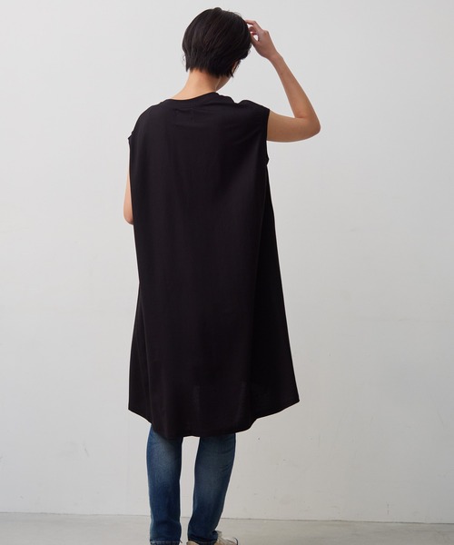 OMNES Another Edition(オムネス アナザーエディション)の「接触冷感レーヨンナイロンノースリーブワイドシルエットチュニック(チュニック・レディース・グリーン/グレイッシュベージュ/ブラック・FREE)」の6枚目の写真