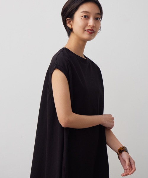 OMNES Another Edition(オムネス アナザーエディション)の「接触冷感レーヨンナイロンノースリーブワイドシルエットチュニック(チュニック・レディース・グリーン/グレイッシュベージュ/ブラック・FREE)」の8枚目の写真