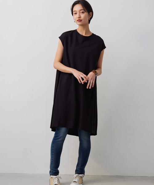 OMNES Another Edition(オムネス アナザーエディション)の「接触冷感レーヨンナイロンノースリーブワイドシルエットチュニック(チュニック・レディース・グリーン/グレイッシュベージュ/ブラック・FREE)」の11枚目の写真