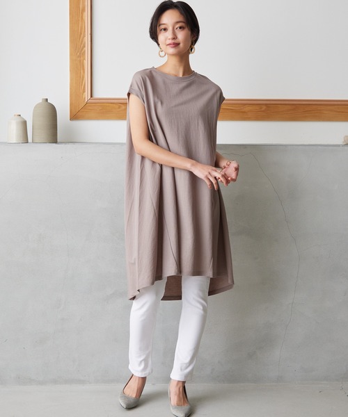 OMNES Another Edition(オムネス アナザーエディション)の「接触冷感レーヨンナイロンノースリーブワイドシルエットチュニック(チュニック・レディース・グリーン/グレイッシュベージュ/ブラック・FREE)」の13枚目の写真