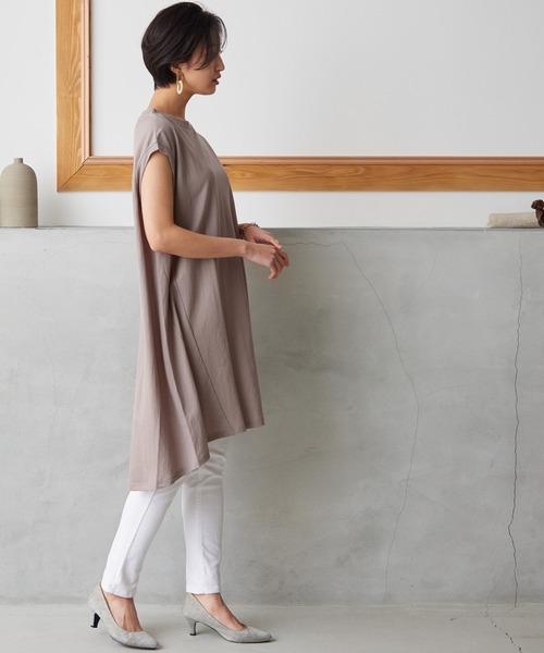 OMNES Another Edition(オムネス アナザーエディション)の「接触冷感レーヨンナイロンノースリーブワイドシルエットチュニック(チュニック・レディース・グリーン/グレイッシュベージュ/ブラック・FREE)」の17枚目の写真