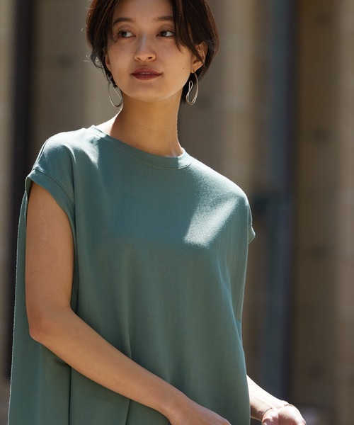 OMNES Another Edition(オムネス アナザーエディション)の「接触冷感レーヨンナイロンノースリーブワイドシルエットチュニック(チュニック・レディース・グリーン/グレイッシュベージュ/ブラック・FREE)」の20枚目の写真