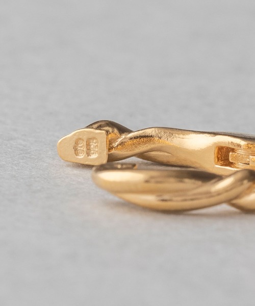 ete（エテ）の「ハグイヤリング ツイスト（イヤリング）」 - WEAR