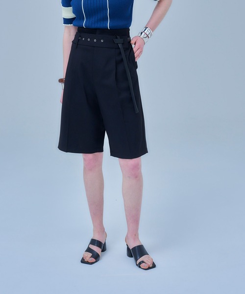 UNITED TOKYO（ユナイテッドトウキョウ）の「ドライトロハーフパンツ（スラックス・レディース・ブラック/ブルー・1/2）」の2枚目の写真
