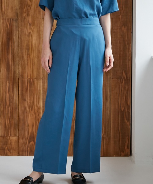 AIMER(エメ)の「ベルト付スタンドネックパンツセットアップ(セットアップ・レディース・ブラック/ベージュ/ブルー・MEDIUM)」の19枚目の写真