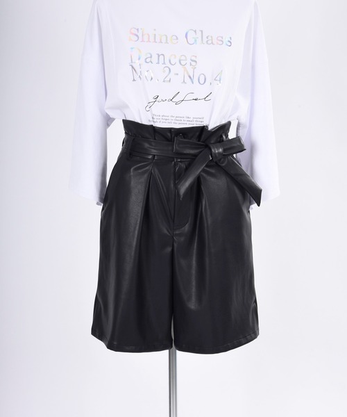 BDONNA（ビドンナ）の「ライトレザー　ショートパンツ（その他パンツ・レディース・ブラック/ベージュ・MEDIUM）」の2枚目の写真