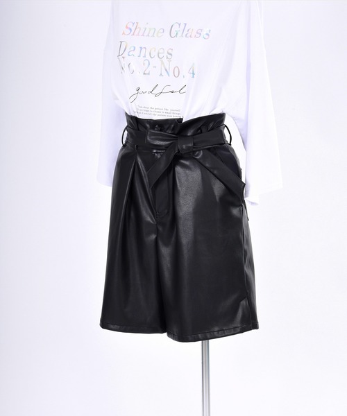 BDONNA（ビドンナ）の「ライトレザー　ショートパンツ（その他パンツ・レディース・ブラック/ベージュ・MEDIUM）」の6枚目の写真