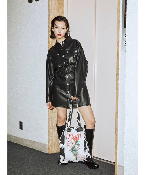 jouetie(ジュエティ)の「フラワーフォトトート BAG(トートバッグ・レディース・ブラック/オフホワイト/ベージュ/ブルー/ピンク/その他1・FREE)」の9枚目の写真