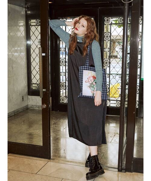 jouetie(ジュエティ)の「フラワーフォトトート BAG(トートバッグ・レディース・ブラック/オフホワイト/ベージュ/ブルー/ピンク/その他1・FREE)」の11枚目の写真