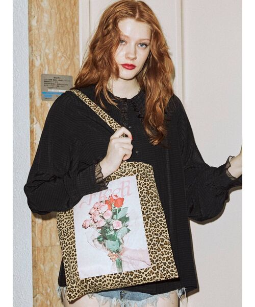 jouetie(ジュエティ)の「フラワーフォトトート BAG(トートバッグ・レディース・ブラック/オフホワイト/ベージュ/ブルー/ピンク/その他1・FREE)」の19枚目の写真