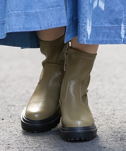 チチカカ(チチカカ)の「ストレッチショートブーツ(ブーツ・レディース・ブラック/カーキ・MEDIUM/LARGE)」の8枚目の写真