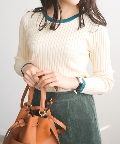 Futier land（フューティアランド）の「パイピングリブニット（ニット/セーター・レディース・チャコールグレー/ブラック/モカ/ライトベージュ/レッドパープル/ライトイエロー/アイボリー/ピンク/ホワイト・FREE）」の3枚目の写真