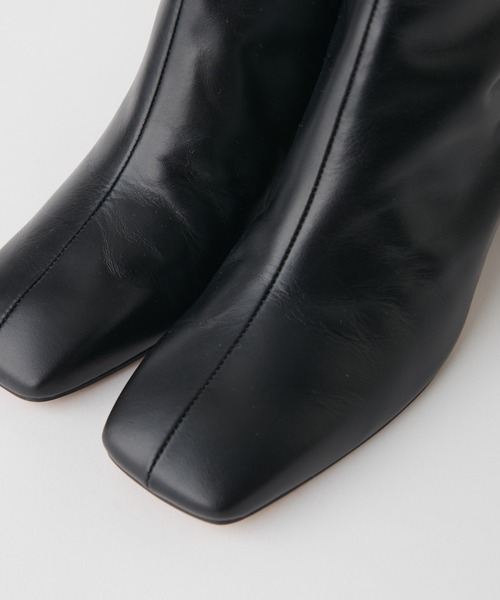 RIVE DROITE（リヴドロワ）の「安定感のある履き心地　レザースクエアブーツ（ブーツ・レディース・ブラック/ベージュ・24.5/23.5）」の9枚目の写真