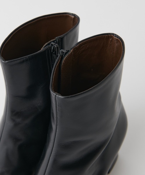 RIVE DROITE（リヴドロワ）の「安定感のある履き心地　レザースクエアブーツ（ブーツ・レディース・ブラック/ベージュ・24.5/23.5）」の8枚目の写真