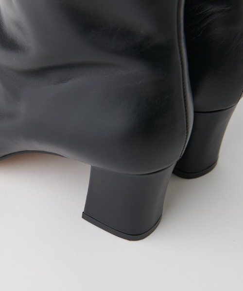 RIVE DROITE（リヴドロワ）の「安定感のある履き心地　レザースクエアブーツ（ブーツ・レディース・ブラック/ベージュ・24.5/23.5）」の7枚目の写真