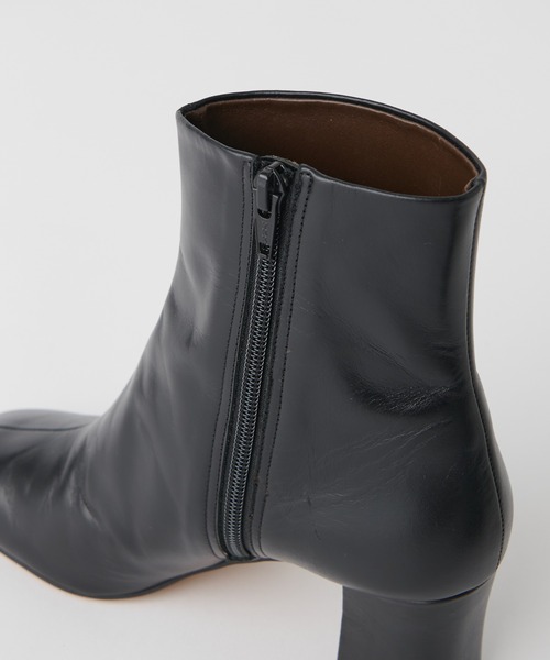 RIVE DROITE（リヴドロワ）の「安定感のある履き心地　レザースクエアブーツ（ブーツ・レディース・ブラック/ベージュ・24.5/23.5）」の3枚目の写真