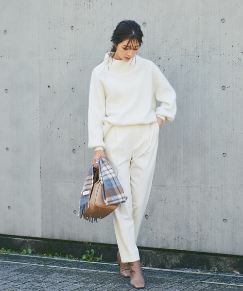 RIVE DROITE（リヴドロワ）の「安定感のある履き心地　レザースクエアブーツ（ブーツ・レディース・ブラック/ベージュ・24.5/23.5）」の17枚目の写真