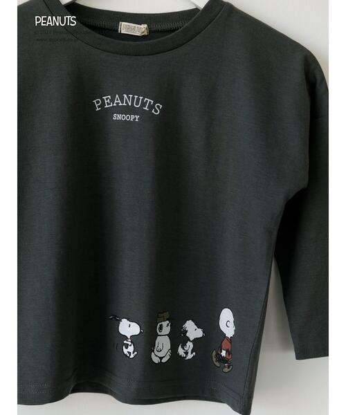 koe（コエ）の「PEANUTS スヌーピーロングTシャツ＊（Tシャツ/カットソー・キッズ・ブラウン/モカ/サックスブルー/チャコールグレー/グレイッシュベージュ/グリーン・100/120/110/130）」の8枚目の写真