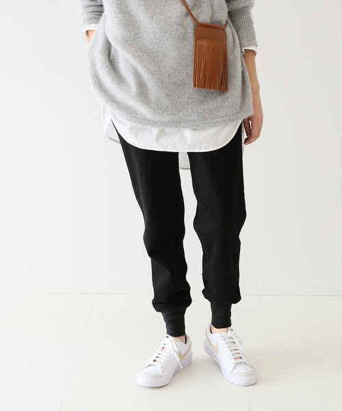 SLOBE IENA（スローブイエナ）の「ワッフルジョガーパンツ【手洗い可能/ウエストゴム】◆（その他パンツ・レディース・ブラック/キャメル・FREE）」の2枚目の写真