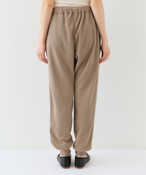 SLOBE IENA（スローブイエナ）の「ワッフルジョガーパンツ【手洗い可能/ウエストゴム】◆（その他パンツ・レディース・ブラック/キャメル・FREE）」の14枚目の写真