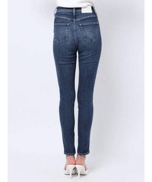 GYDA（ジェイダ）の「H/Wパウダースキニーデニムパンツ（デニムパンツ・レディース・ブルー/インディゴブルー・X-SMALL/SMALL/MEDIUM）」の17枚目の写真