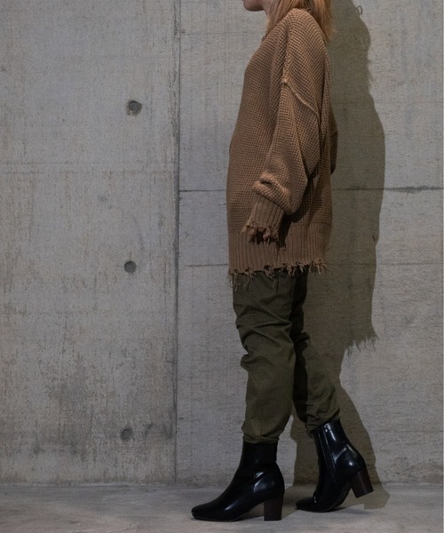 JOHN'S CLOSET（ジョンズクローゼット）の「【50】ダメージラーベンクルーネックBIGニット（ニット/セーター・メンズ・ベージュ/チャコールグレー/ブラウン/ホワイト/ブラック/ブルーグレー・LARGE/MEDIUM）」の20枚目の写真