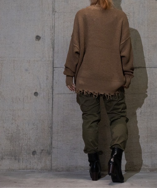 JOHN'S CLOSET（ジョンズクローゼット）の「【50】ダメージラーベンクルーネックBIGニット（ニット/セーター・メンズ・ベージュ/チャコールグレー/ブラウン/ホワイト/ブラック/ブルーグレー・LARGE/MEDIUM）」の22枚目の写真