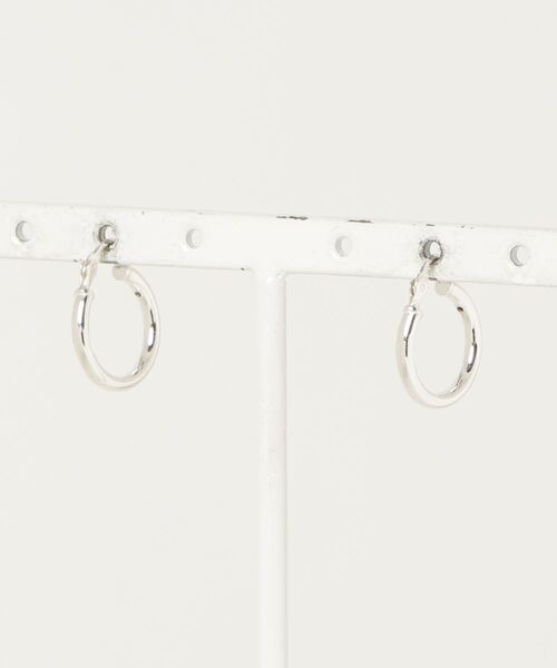 Senti（センティ）の「HOOP EARRING SV（ピアス（両耳用）・メンズ・シルバー・FREE）」の5枚目の写真