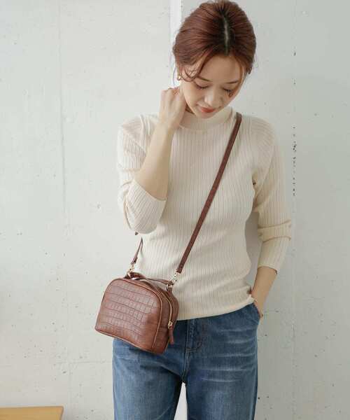URBAN RESEARCH DOORS(アーバンリサーチドアーズ)の「ハイネックリブKNIT(ニット/セーター・レディース・ブラック/アイボリー/ブラウン系その他/ブルー系その他・ONE)」の16枚目の写真