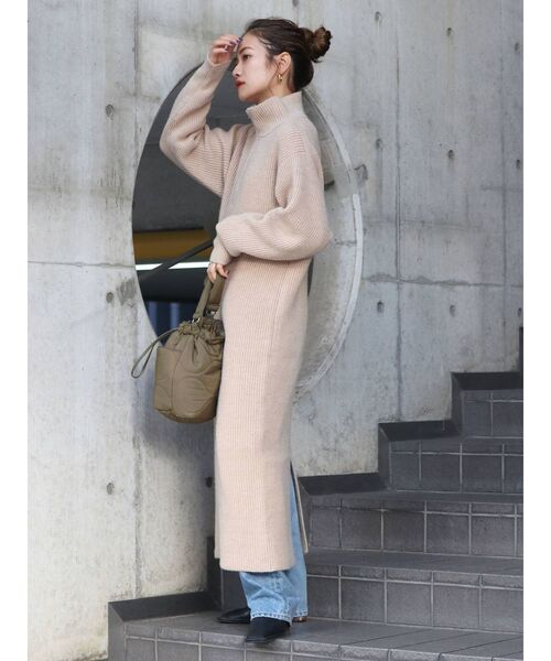 Ungrid(アングリッド)の「ハイネックジップニットワンピース(ワンピース・レディース・ブラック/ミント/ベージュ・FREE)」の5枚目の写真