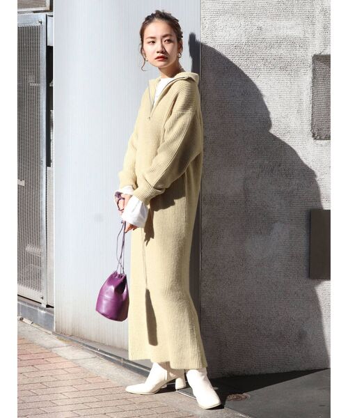 Ungrid(アングリッド)の「ハイネックジップニットワンピース(ワンピース・レディース・ブラック/ミント/ベージュ・FREE)」の11枚目の写真