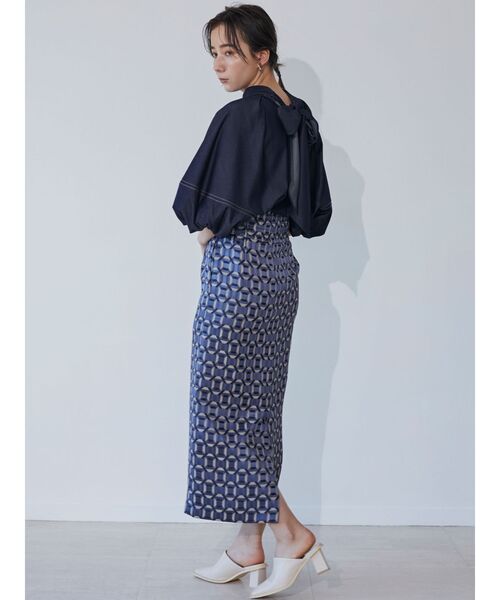 LAGUNAMOON（ラグナムーン）の「デニムライクボリュームブラウス（シャツ/ブラウス・レディース・ホワイト/ブラック/インディゴブルー・FREE）」の5枚目の写真