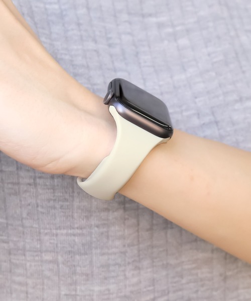 Urban Coral（アーバンコーラル）の「Apple Watch Band / アップルウォッチ バンド カラーシリコンスリム / Urban Coral（デジタル腕時計・レディース・アイボリー/ブラック/グレー/グレー系その他/ブルー系その他/ラベンダー/桜/ブラウン系その他/ローズ・40mm/44mm）」の2枚目の写真