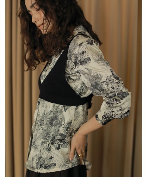 Re:EDIT（リエディ）の「[2点セット]ニットビスチェ×開襟ヴィンテージ柄シャツ（シャツ/ブラウス・レディース・レッド/ブラック・LARGE/MEDIUM）」の4枚目の写真