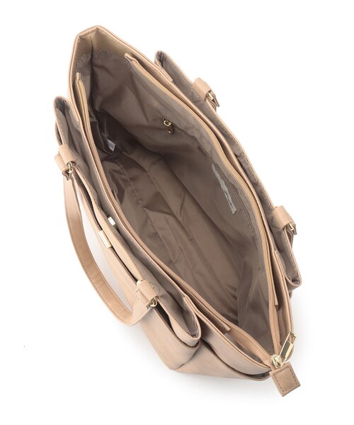 SHOO・LA・RUE(シューラルー)の「◆10ポケットフェイクレザートート(トートバッグ・レディース・ブラック/サンドベージュ/キャメル/ネイビー系5・00)」の7枚目の写真