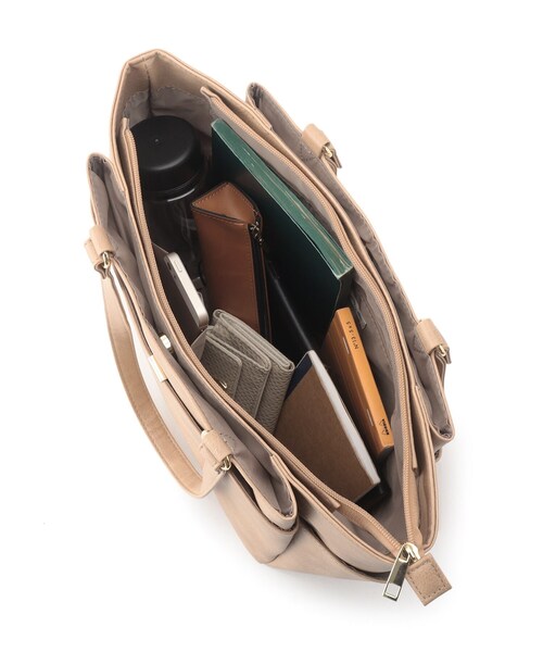 SHOO・LA・RUE(シューラルー)の「◆10ポケットフェイクレザートート(トートバッグ・レディース・ブラック/サンドベージュ/キャメル/ネイビー系5・00)」の5枚目の写真