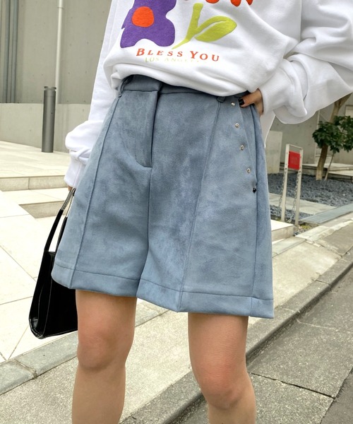 WHO'S WHO gallery（フーズフーギャラリー）の「スウェードポンチショートパンツ（その他パンツ・レディース・アイボリー/ブラック/ネイビー/サックスブルー/キャメル・FREE）」の5枚目の写真