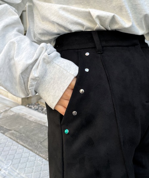 WHO'S WHO gallery（フーズフーギャラリー）の「スウェードポンチショートパンツ（その他パンツ・レディース・アイボリー/ブラック/ネイビー/サックスブルー/キャメル・FREE）」の13枚目の写真