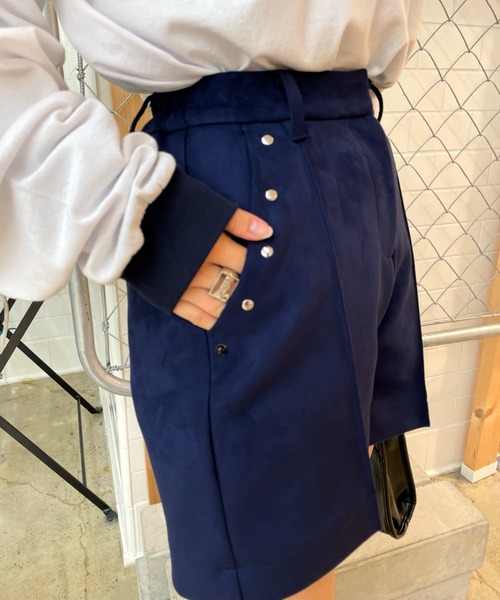 WHO'S WHO gallery（フーズフーギャラリー）の「スウェードポンチショートパンツ（その他パンツ・レディース・アイボリー/ブラック/ネイビー/サックスブルー/キャメル・FREE）」の21枚目の写真
