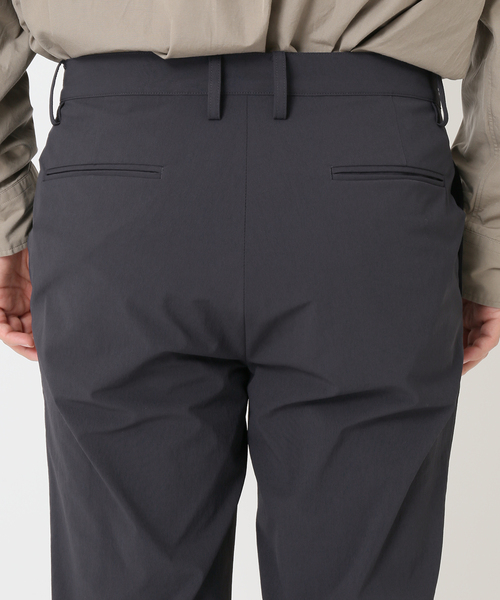 JOURNAL STANDARD(ジャーナルスタンダード)の「ナイロン 4WAY テーパード パンツ(スラックス・メンズ・ブラック/ネイビー・LARGE/SMALL/MEDIUM)」の21枚目の写真