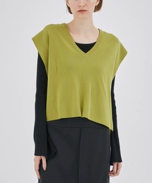 Vネックノースリーブベスト