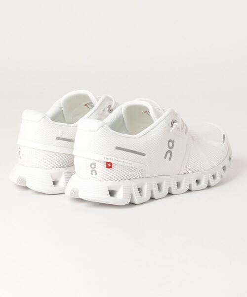 On（オン）の「On/オン　Cloud5 クラウド5　スニーカー（スニーカー・レディース・ホワイト・23/24/25）」の2枚目の写真