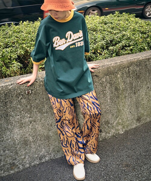 BEN DAVIS（ベンデイビス）の「【BEN DAVIS/ベンデイヴィス】 別注スタジアムロゴリンガーTee/ロゴリンガーTシャツ/ユニセックス（Tシャツ/カットソー・レディース・グリーン/ホワイト/ブルー/ブラック/レッド・SMALL/MEDIUM/LARGE/X-LARGE）」の6枚目の写真