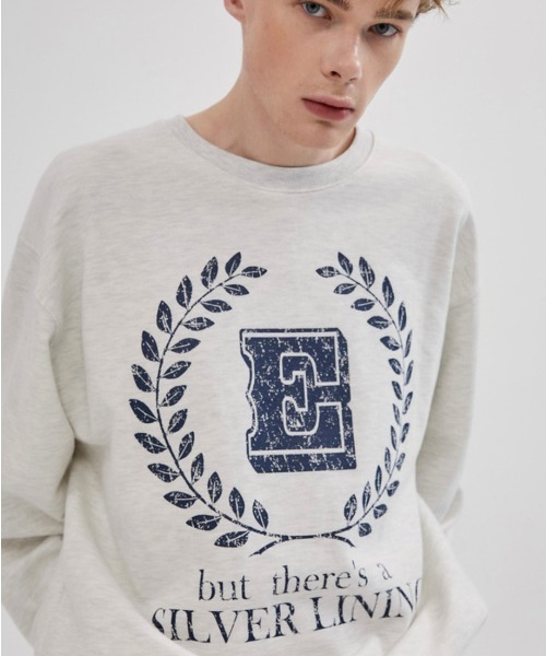 ESC STUDIO(イーエスシースタジオ)の「【ESC STUDIO/イーエスシースタジオ】laurel leaves mtm ロゴ プリント スウェット シャツ オーバーサイズ(スウェット・メンズ・ブラック/杢グレー/ブルー・ONE SIZE)」の2枚目の写真