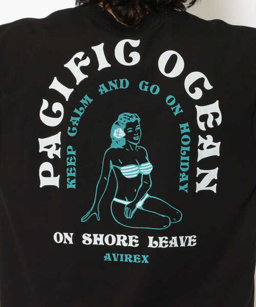 AVIREX（アヴィレックス）の「ホリディガール Tシャツ  /HOLIDAY GIRL T-SHIRT / アヴィレックス / AVIREX（Tシャツ/カットソー・メンズ・ブラック/サックスブルー/ホワイト・XX-LARGE/MEDIUM/LARGE/X-LARGE）」の8枚目の写真