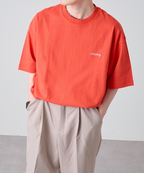 COLONY 2139(コロニートゥーワンスリーナイン)の「ワンポイント刺繍BIG T / UNISEX オーバーサイズ(Tシャツ/カットソー・メンズ・ホワイト/ブラック/オレンジ・MEDIUM/LARGE)」の3枚目の写真