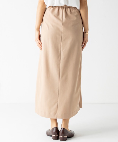 MILLION CARATS(ミリオンカラッツ)の「フロントのプリーツがきれいめな着こなしを導くロングプリーツスカート(スカート・レディース・チャコールグレー/ベージュ/ミント・FREE)」の11枚目の写真