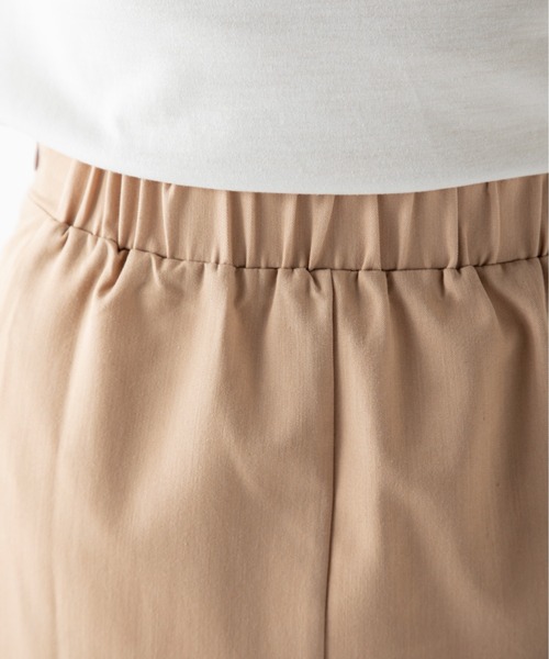 MILLION CARATS(ミリオンカラッツ)の「フロントのプリーツがきれいめな着こなしを導くロングプリーツスカート(スカート・レディース・チャコールグレー/ベージュ/ミント・FREE)」の14枚目の写真