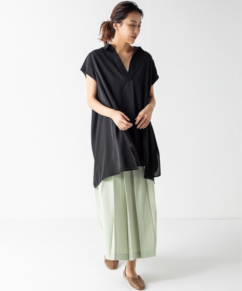 MILLION CARATS(ミリオンカラッツ)の「フロントのプリーツがきれいめな着こなしを導くロングプリーツスカート(スカート・レディース・チャコールグレー/ベージュ/ミント・FREE)」の17枚目の写真